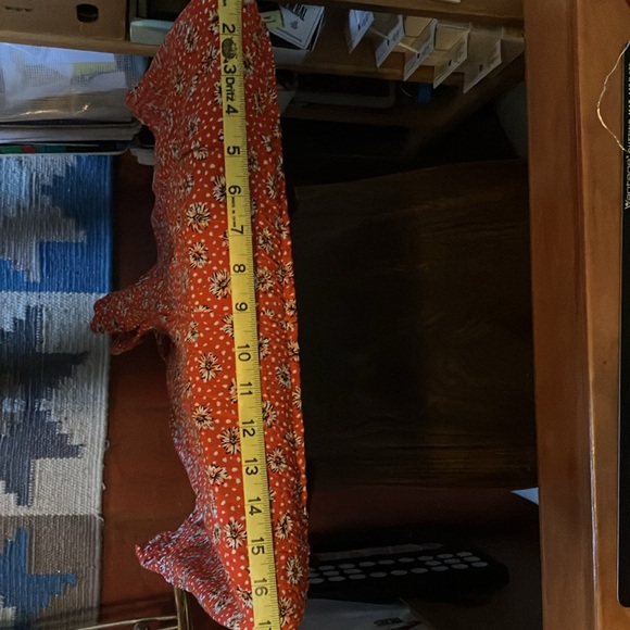 Tilda Floral Print Shorts Set in Red or Navy! Size medium - Picture 4 of 4